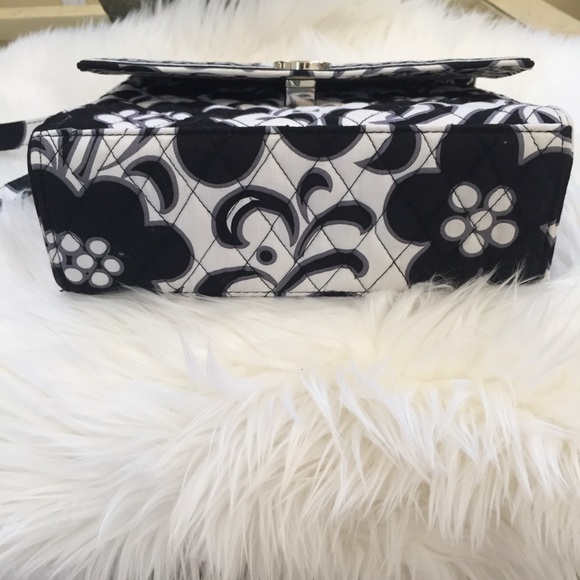 Beautiful Vera Bradley retired Day & Night purse - Picture 7 of 7